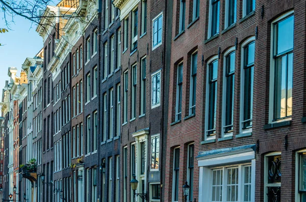 Typická Holandská Architektura Amsterdamu Nizozemsko — Stock fotografie