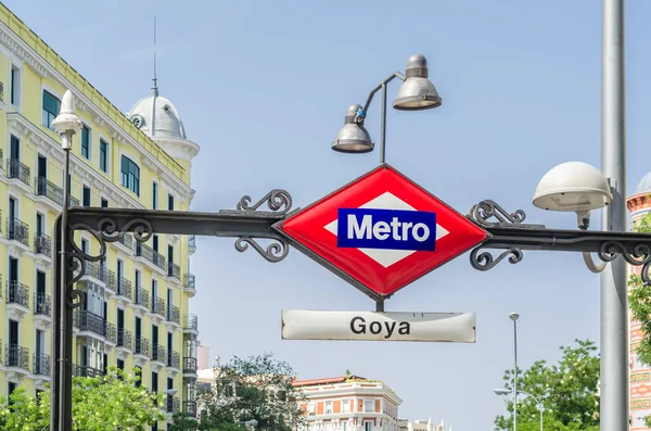 马德里 2021年7月23日 马德里地铁在戈雅地铁站的标志 — 图库照片