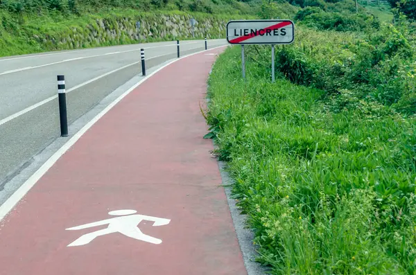 Caminho Pedestre Lado Estrada Liencres Cantábria Norte Espanha — Fotografia de Stock