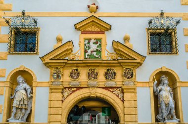 GRAZ, AUSTRIA - 31 Ağustos 2013: Graz, Avusturya 'daki mimari ayrıntı, turizm bilgi merkezi cephesi