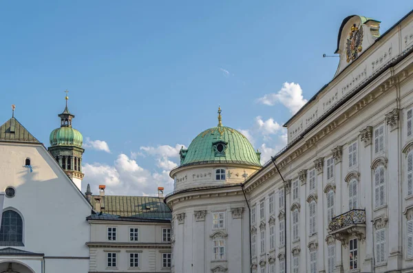 INNSBRUCK, AUSTRIA - 11 Temmuz 2015: The Hofburg (Saray Kalesi), Innsbruck, Avusturya 'daki eski Habsburg sarayı. Bugün Hofburg 'da beş temalı müze bulunmaktadır.