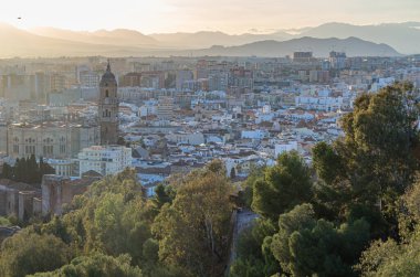İspanya 'nın Malaga kentinin havadan görünüşü, Gibralfaro Dağı' ndan