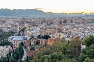 İspanya 'nın Malaga kentinin havadan görünüşü, Gibralfaro Dağı' ndan