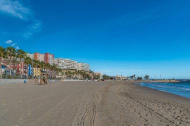 Villajoyosa, Alicante vilayetindeki plajda renkli cepheli binalar, Valensiyalı Cemaati, İspanya