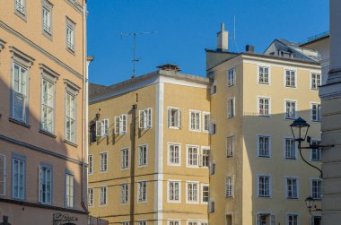 Avusturya 'nın eski Salzburg kasabasında mimarlık