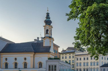 Avusturya 'nın eski Salzburg kasabasında mimarlık