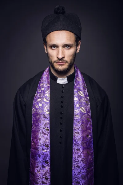 Retrato de jovem pastor — Fotografia de Stock