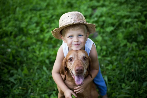 Concetto: amicizia tra uomo e animale — Foto Stock