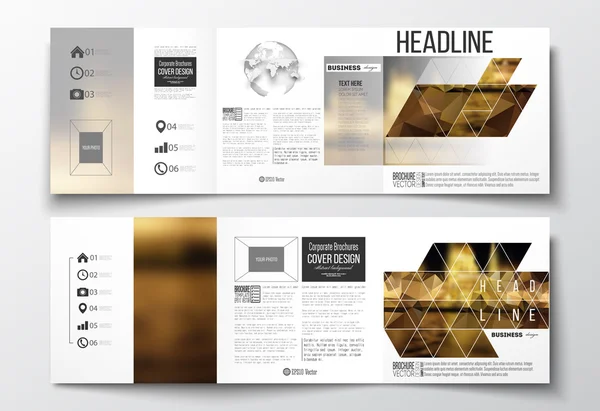 Set van Tri-Fold brochures, vierkante ontwerpsjablonen. Kleurrijke veelhoekige achtergrond, wazig beeld, nacht stad landschap, driehoekige vector textuur. — Stockvector