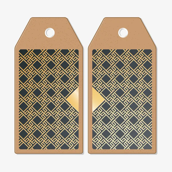 Tags design des deux côtés, étiquettes de vente en carton. Modèle en or islamique, se chevauchant formes carrées géométriques formant ornement abstrait. Vecteur texture dorée élégante . — Image vectorielle