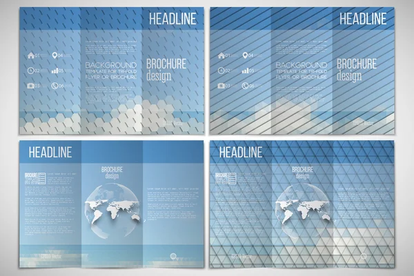 Ensemble vectoriel de gabarit de conception de brochure en trois volets des deux côtés avec élément globe mondial. Ciel nuageux bleu. Fonds multicolores abstraits. Motifs géométriques naturels. Style triangulaire et hexagonal — Image vectorielle