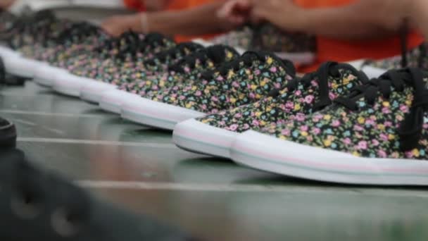 Processo de fabricação de calçados — Vídeo de Stock