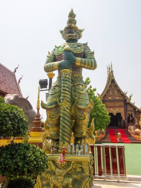 Antik tapınağın güzel manzarası: 25 Mart 2021 Wat Sawanghuanakam Tapınağı, Kalasin, Tayland