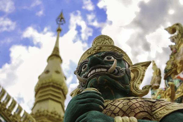 Standbeelden tempel Thailand — Stockfoto