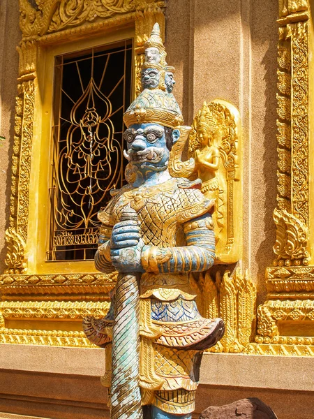 Standbeelden tempel Thailand — Stockfoto