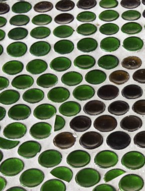 Tapınak Tayland boş şişeler yapılan