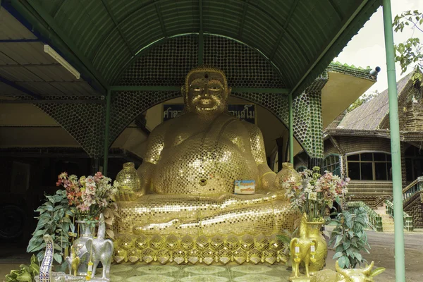 寺庙泰国制空瓶 — 图库照片