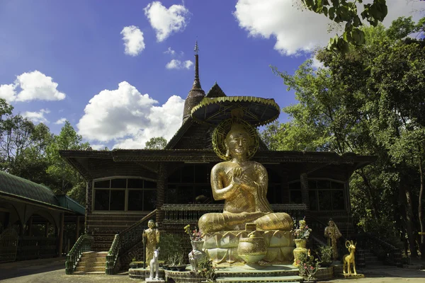 Temple Thaïlande fait bouteilles vides — Photo