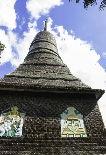 Temple Thaïlande fait bouteilles vides — Photo