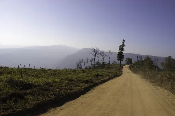 Vistas de las montañas y caminos de montaña . — Foto de Stock