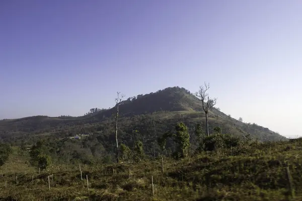 Vistas de las montañas y caminos de montaña . — Foto de Stock