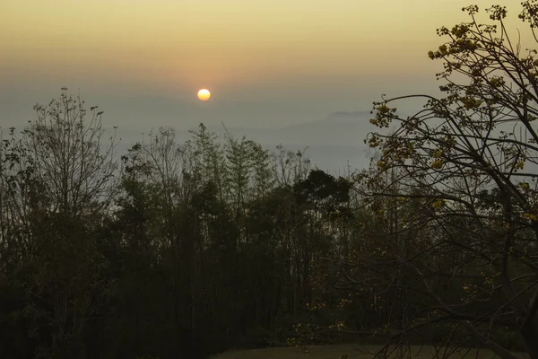 Mattina montagne e natura Nan, Thailandia . — Foto Stock