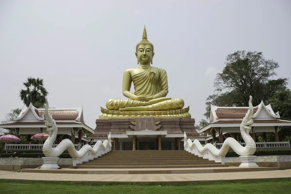 ワット ・ Phrayai、タイの 2015 年 3 月 19 日:「芸術と仏教の仏の彫像」タイ ・ ウボンラーチャターニー. — ストック写真