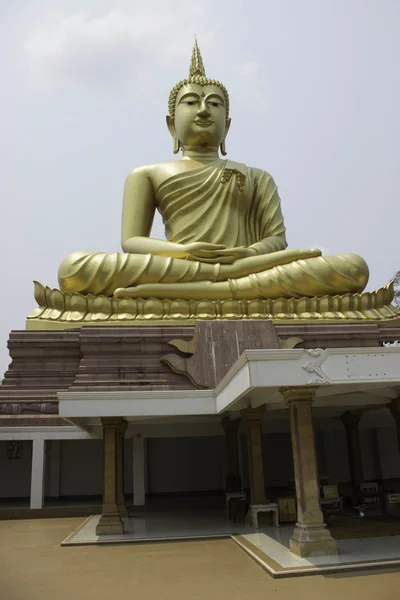 Wat Phrayai, THAÏLANDE 19 mars 2015 : "Art et statues de Bouddha dans le bouddhisme". Ubonratchathani, Thaïlande . — Photo