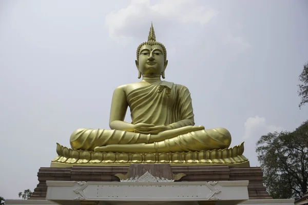 Wat Phrayai, THAILANDIA 19 mar 2015: "Arte e statue di Buddha nel Buddismo". Ubonratchathani, Thailandia . — Foto Stock