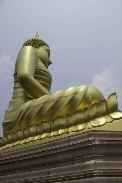 Wat Phrayai，泰国 2015 年 3 月 19 日:"艺术与佛教佛像"。Ubonratchathani，泰国. — 图库照片