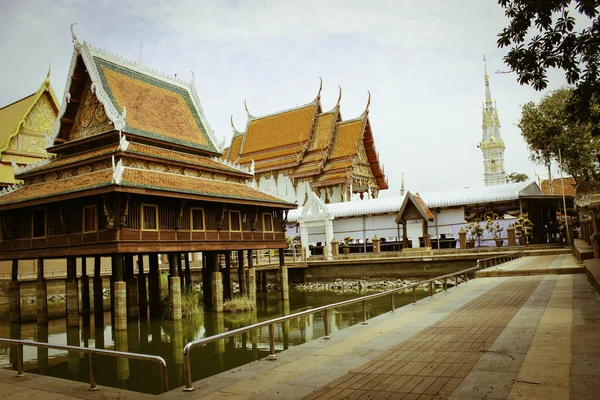 Yasothon, Thaiföld Thaiföld istentisztelet és a templom művészeti nevezetességei — Stock Fotó