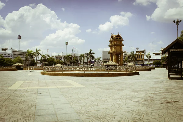 Reloj Tower Plaza amnatcharoen, Tailandia —  Fotos de Stock