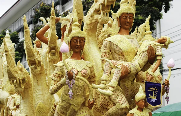 Candle Festival UBON RATCHATHANI, THAILAND - August 2: "The Candles are carved out of wax, Thai art form of wax(Ubon Candle Festival 2015) on August 2, 2015, UbonRatchathani, Thailand — Stock Photo, Image