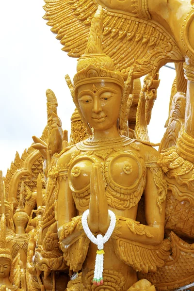 Kaars Festival Ubon Ratchathani, Thailand-2 augustus: "de kaarsen zijn uitgehouwen uit wax, Thaise kunstvorm van wax (Ubon Candle Festival 2015) op augustus 2, 2015, Ubonratchathani, Thailand — Stockfoto