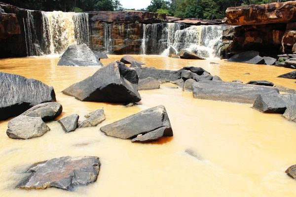 Tatton Nationaal Park 17 augustus 2015: "Tatton waterval" Chaiyaphum Thailand — Stockfoto