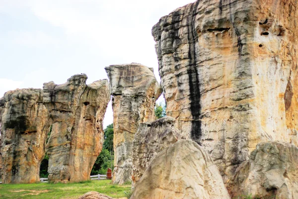 Mor hin khao 17. August 2015: "stone henge of thailand" chaiyaphum thailand — Stockfoto