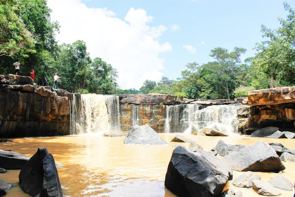 Tatton nationalpark 17 august 2015: "tatton waterfall" chaiyaphum thailand — Stockfoto