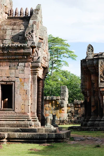 Prasat phanom klingelte am 18. August 2015: "steinerne Burgkunst" begräbnis thailand — Stockfoto