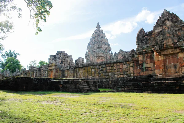 Prasat phanom klingelte am 18. August 2015: "steinerne Burgkunst" begräbnis thailand — Stockfoto