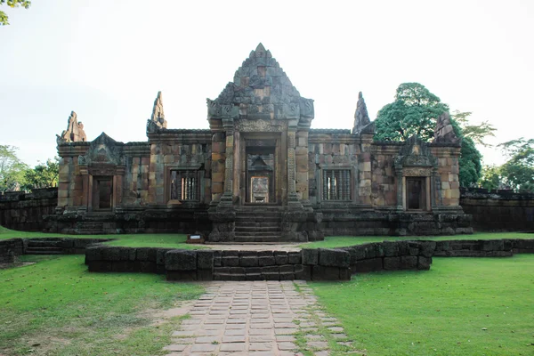 Prasat muang tam 18 august 2015: "stone castle" begräbnis thailand — Stockfoto