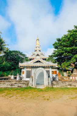 WAT-jongklang-jongkham 16 Aralık 2015: 