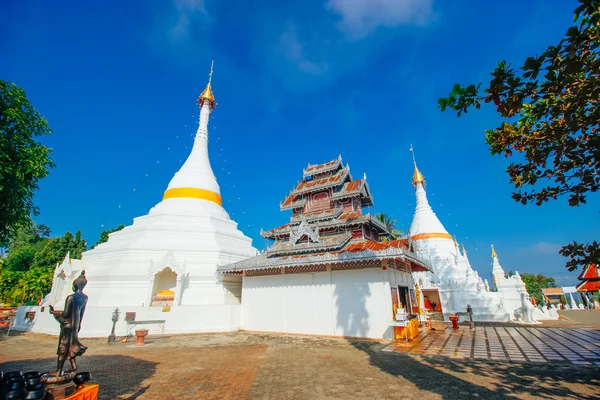 Wat phrathatdoikongmu 16 грудня 2015: "Таїланд храм мистецтва" maehongsonthailand — стокове фото