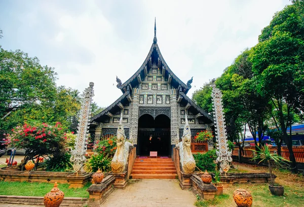 Wad-lokmolee 19 diciembre 2015: "Tailandia arte templo" Chiang Mai Tailandia — Foto de Stock
