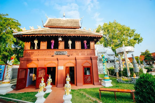 ワット srisuphan 2015 年 12 月 19 日:「タイ寺アート」チェンマイ タイ — ストック写真