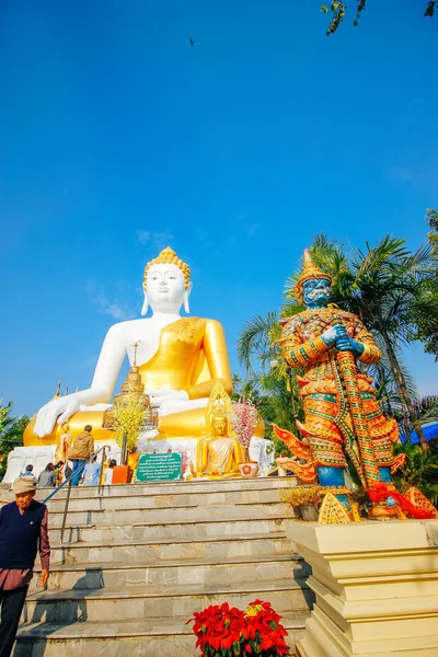 Wad-prathat-doi-kum 19 grudnia 2015 r.: "Tajlandii świątyni sztuki" Tajlandia Chiang Mai — Zdjęcie stockowe