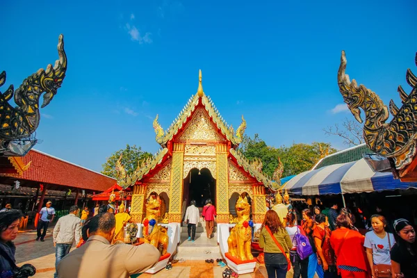 Wad-prathat-doi-kum 19 dezembro 2015: "Tailândia templo arte" Chiang Mai Tailândia — Fotografia de Stock