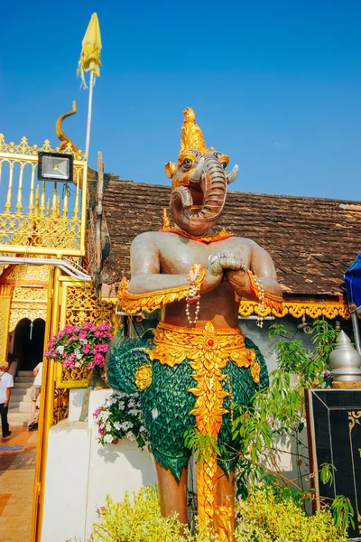 Wad-prathat-doi-kum 19 decembrie 2015: "Thailanda temple art" Chiang Mai Thailanda — Fotografie, imagine de stoc