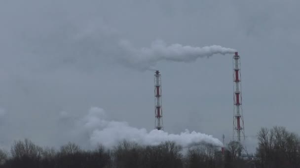 Wasserdampf Aus Den Fabrikrohren Umwelt Und Klimaschäden Durch Den Treibhauseffekt — Stockvideo