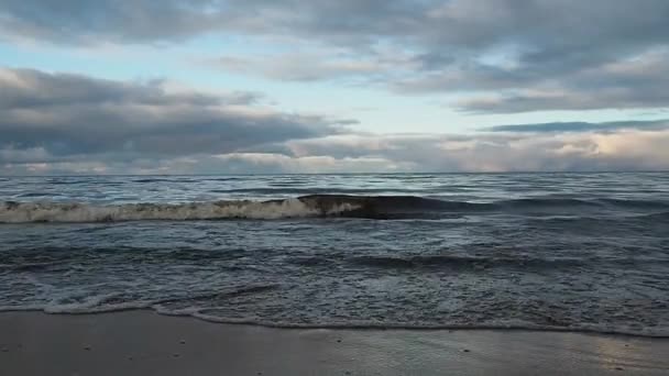 Vista Del Mare Tempestoso All Orizzonte Tramonto Surf Foam Lava — Video Stock