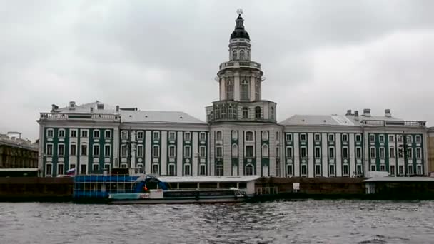 Sankt Petersburg, Ryssland: historiska broar och kanaler. — Stockvideo